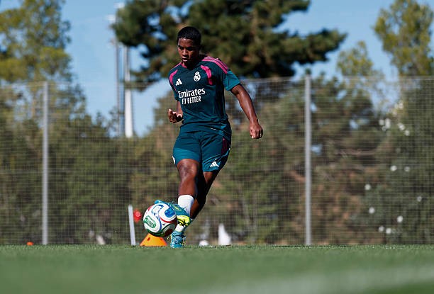 Endrick trong tầm ngắm Quỷ đỏ. Ảnh của Antonio Villalba/Real Madrid - Getty Images.