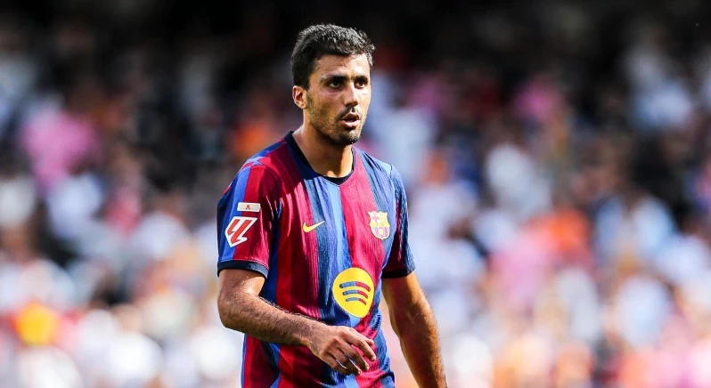 Rodri trong màu áo Barca. Ảnh: Ivan Terron/Getty Images.