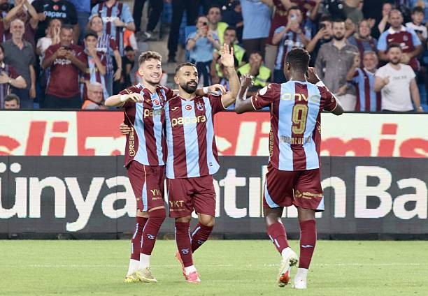 Niềm vui của Salah cùng các đồng đội. Ảnh của Enes Sansar/Anadolu - Getty Images.