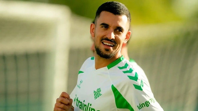 Dani Ceballos đã trở lại đội bóng thời niên thiếu. Ảnh: Real Betis.