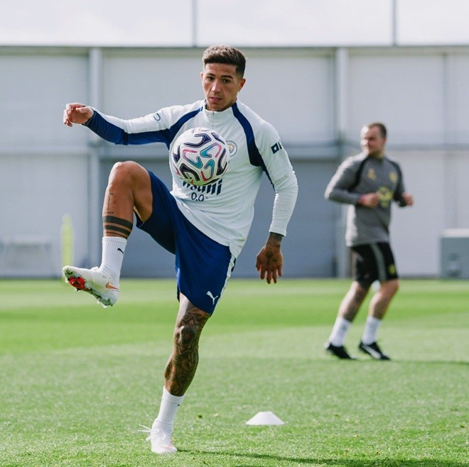  Fernandez đã thành người của Man City. Ảnh: Manchester City.