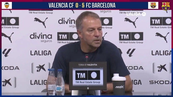 Flick phát biểu sau trận. Ảnh: La Liga.