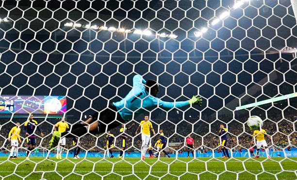 Neymar chạm mốc 48 bàn, san bằng huyền thoại Zico. Ảnh: Alexandre Schneider/Getty Images.