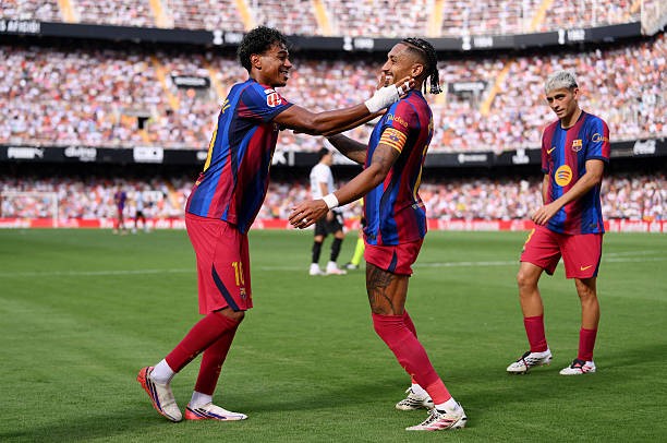 Barcelona bay cao nhờ sự thăng hoa trên hàng công. Ảnh: David Ramos/Getty Images.
