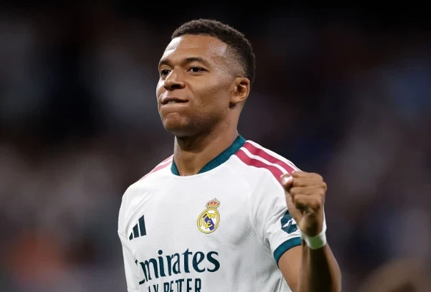 Mbappe sẽ chạm trán Martinez bên phía Inter. Ảnh: Antonio Villalba/Getty.