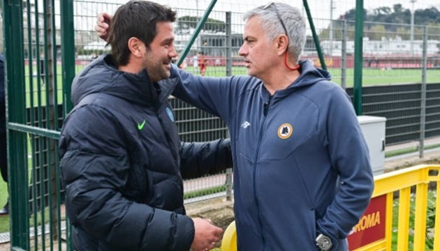 Chivu dành sự tôn trọng lớn cho Jose Mourinho. Ảnh: