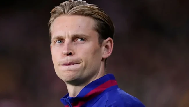 Frenkie de Jong là một lựa chọn khả dĩ với Chelsea. Ảnh: Jose Breton/Getty Images.