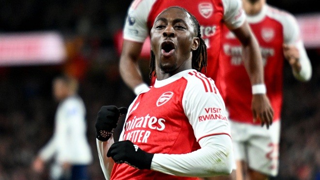  Eze đã góp công lớn giúp Arsenal vô địch Ngoại hạng Anh. Ảnh: Sky Sports.