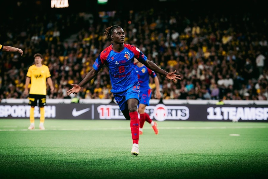 Asane Sow đang có những màn trình diễn ấn tượng trong màu áo Basel. Ảnh: FC Basel.