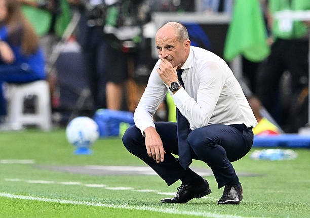 Allegri muốn khắc phục sai lầm nơi hàng thủ Napoli để tạo bất ngờ trước Arsenal. Ảnh: Giuseppe Bellini/Getty Images.