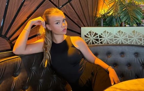  Zeynep Mestan xinh đẹp ở tuổi 22. Ảnh từ Instagram @zeynepmestn.