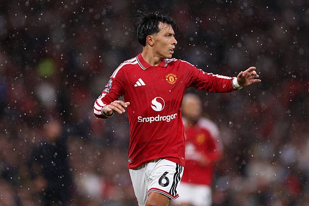 Lisandro Martinez có thể gia hạn với Manchester United. Ảnh: Marc Atkins/Getty Images