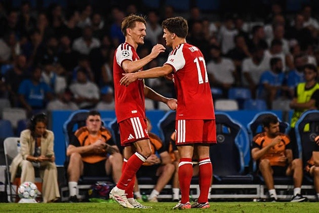 Odegaard ghi bàn thắng đẹp mắt sau đường kiến tạo của S. Ảnh: Ivan Romano/Getty Images