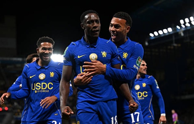 Welbeck lập cú đúp trong chiến thắng đậm của Chelsea. Ảnh: