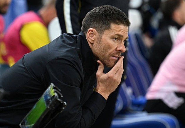 Xabi Alonso có những sự điều chỉnh kịp thời để giúp Chelsea lội ngược dòng. Ảnh: 