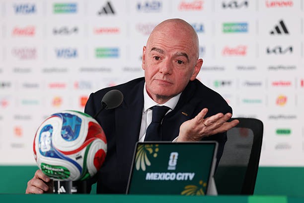 Gianni Infantino bị nhiều liên đoàn quay lưng. Ảnh: Carl Recine/Getty Images