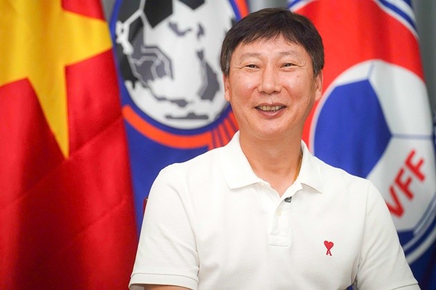 HLV Kim Sang-sik là người quyết định số lượng cầu thủ nhập tịch của ĐT Việt Nam. Ảnh: VFF