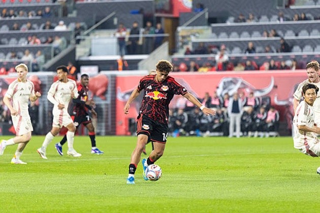 Julian Hall mới 18 tuổi và sở hữu tiềm năng lớn. Ảnh: Federico Torres/NurPhoto via Getty Images