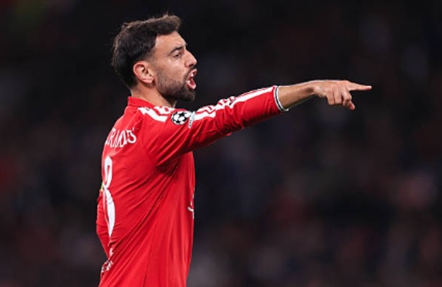 Bruno Fernandes (8.2): Đội trưởng của Quỷ đỏ tiếp tục thể hiện phong độ ấn tượng. Anh dứt điểm tốt để ghi bàn nhân đôi cách biệt, dù bỏ lỡ một vài cơ hội khác nhưng vẫn luôn là trung tâm trong các pha lên bóng.