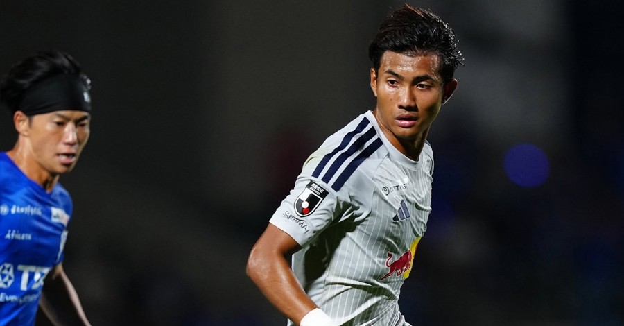 Suphanat Mueanta nhiều khả năng sẽ vắng mặt ở FIFA ASEAN Cup 2026. Ảnh: RB Omiya Ardija.