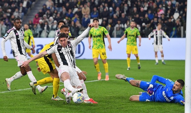 Juventus nỗ lực kiếm 3 điểm trên sân khách. Ảnh: EPA