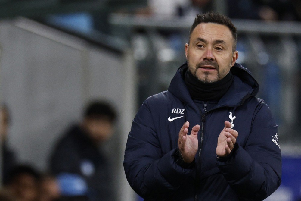 HLV Roberto De Zerbi vẫn nhận được sự tin tưởng của ban lãnh đạo Tottenham. Ảnh: EPA/Mark Evans.