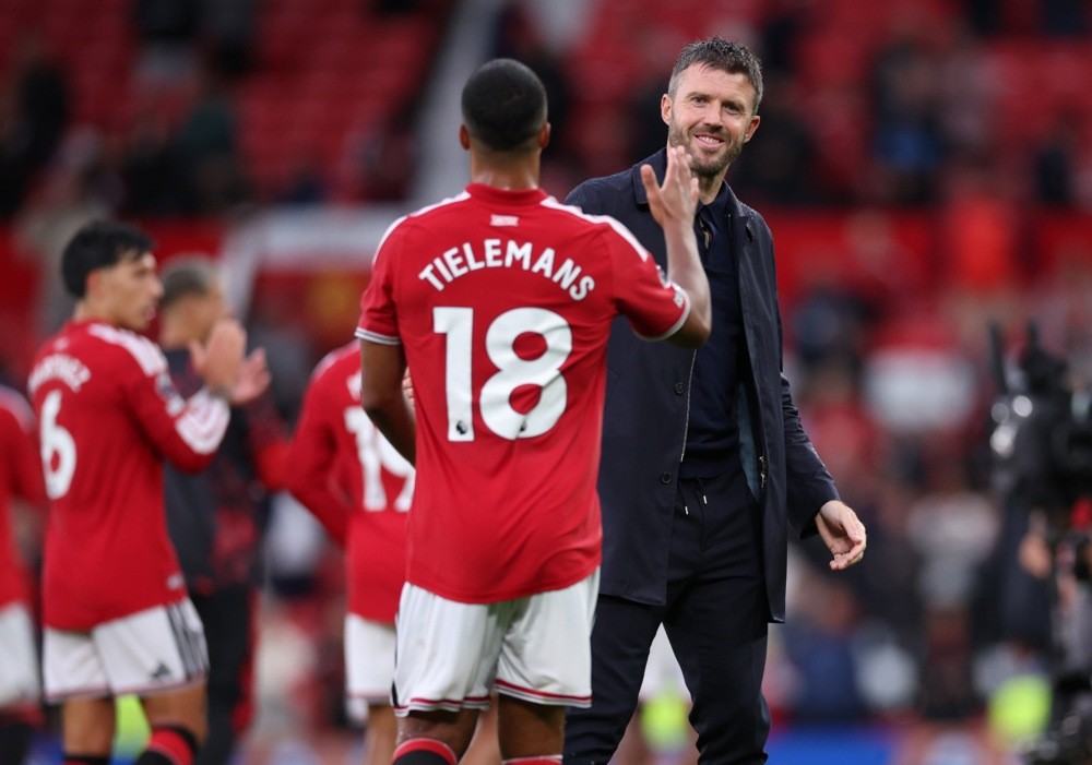 Michael Carrick sẽ được trao thêm thời gian để cải thiện phong độ Man Utd. Ảnh: EPA/Adam Vaughan.