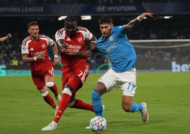 Arsenal đã phải di chuyển nhiều để dự các đấu trường khác nhau. Ảnh: EPA.