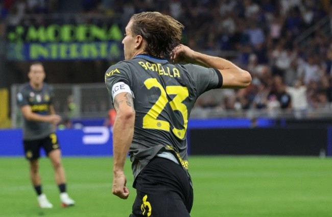 Barella ghi bàn cho Inter. Ảnh: EPA.