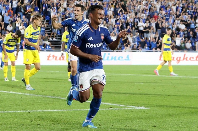 Como vẫn giữ chuỗi bất bại ở Serie A mùa này. Ảnh: EPA.
