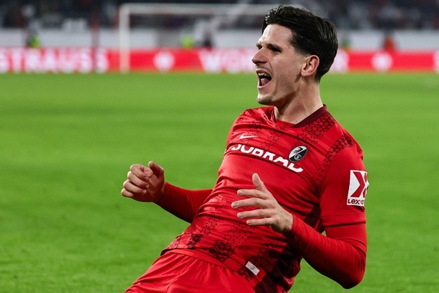 Igor Matanovic đang có phong độ cao trong màu áo Freiburg. Ảnh: EPA