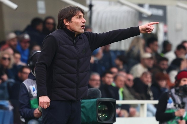 Conte là ứng viên thay thế Carrick nếu mọi chuyện ở Man United mất kiểm soát. Ảnh: EPA