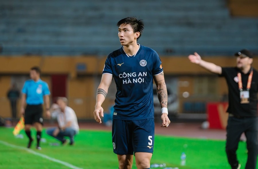 Đoàn Văn Hậu bị treo giò 4 trận tại V-League. Ảnh: Công an Hà Nội FC.