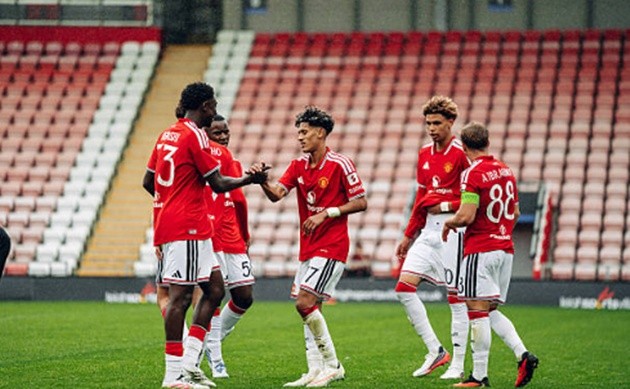 JJ Gabriel bắt đầu thiếu kiên nhẫn ở Man Utd. (Ảnh: Zohaib Alam/Manchester United via Getty Images)