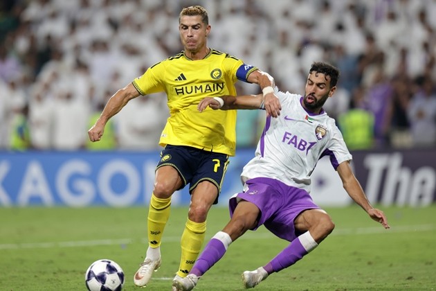 Ronaldo cùng các đồng đội hứng chịu trận thua đậm trước Al Ain. Ảnh: EPA