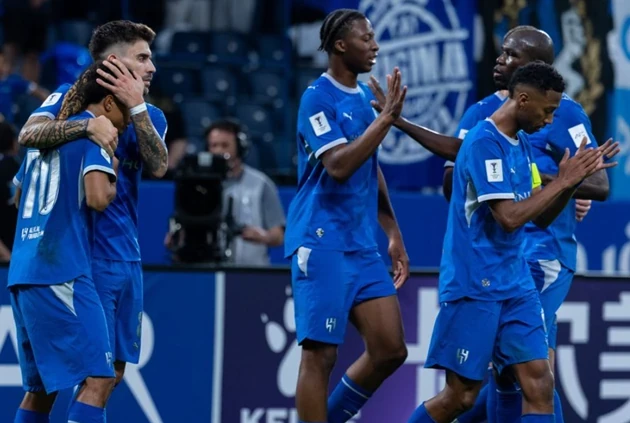 Neves và các đồng đội giành chiến thắng kịch tính trước Al Gharafa. Ảnh: AFC