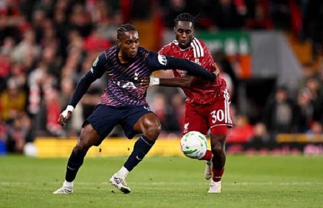 Jeremie Frimpong (6.0): Năng nổ dâng cao tấn công và nỗ lực phong tỏa cánh trong hiệp hai. Ảnh: Liverpool FC/Liverpool FC via Getty Images.