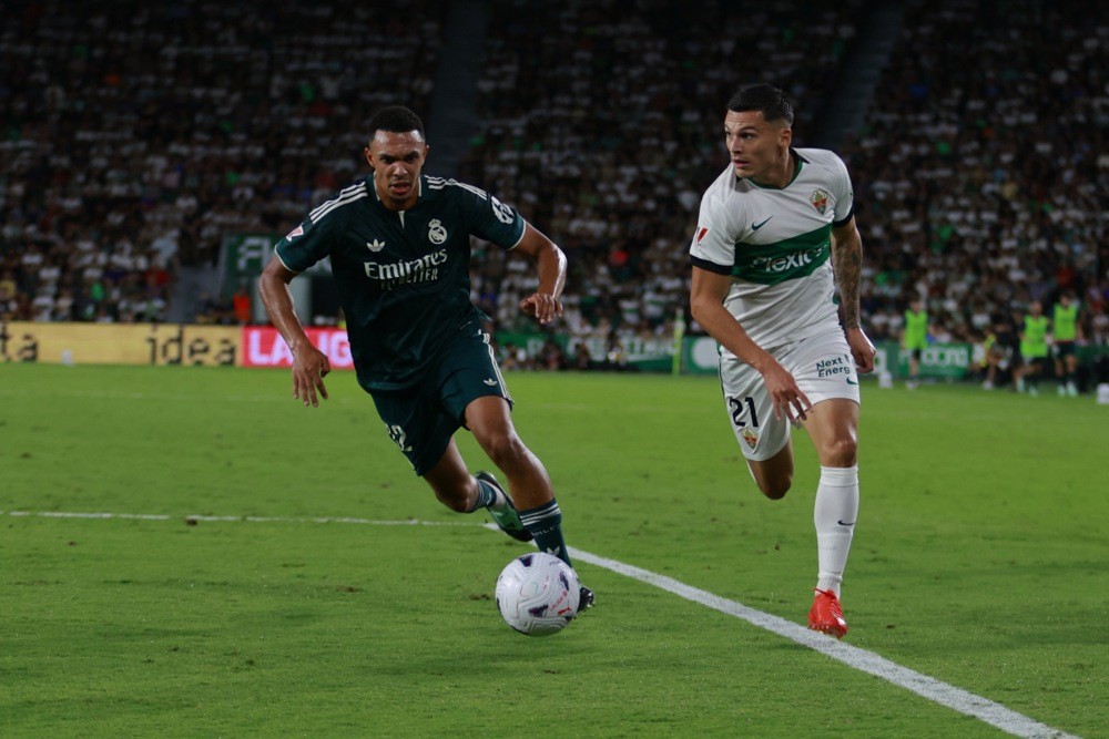 Trent Alexander-Arnold: 6.6 điểm. Trải qua một ngày làm việc không đơn giản trước những nỗ lực tấn công của các cầu thủ Elche. 