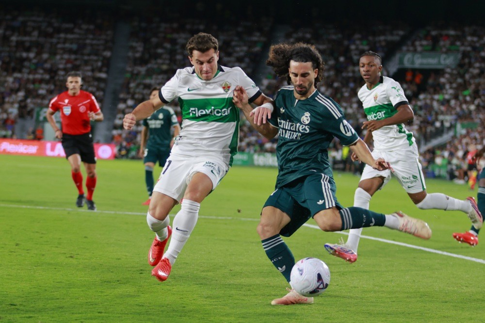 Marc Cucurella: 6.6 điểm. Tương tự TAA, Marc Cucurella cũng phải nỗ lực để truy cản các pha lên bóng của đối phương.