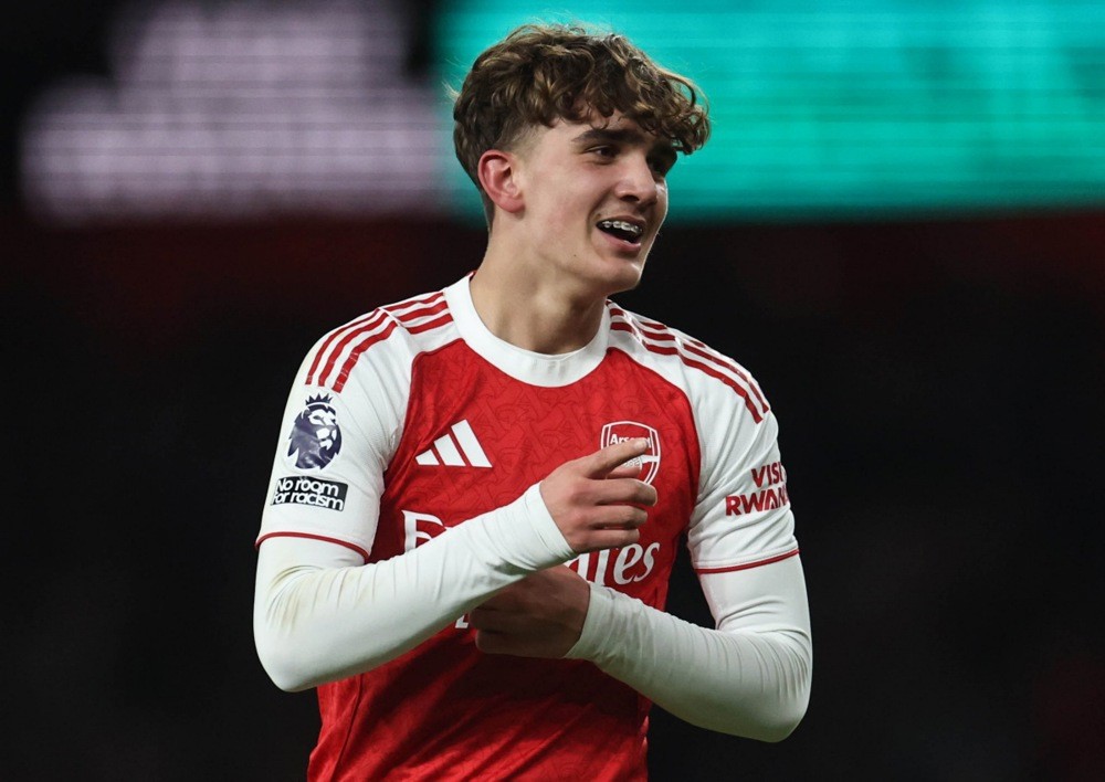 Arsenal dè chừng trong việc sử dụng Max Dowman, bất chấp phong độ ấn tượng của tài năng 16 tuổi. Ảnh: EPA.