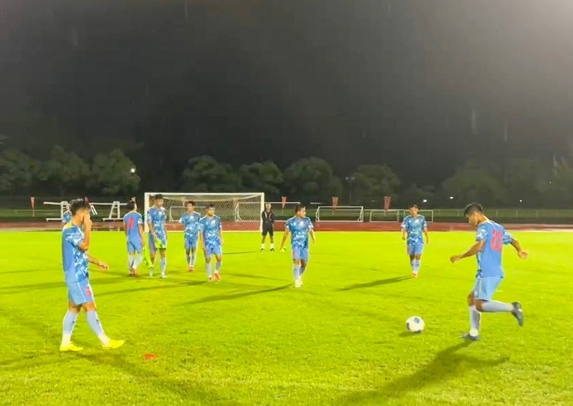 U23 Việt Nam tích cực tập luyện bất chấp thời tiết khắc nghiệt. Ảnh: VFF.