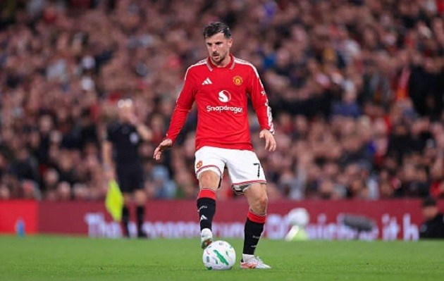 Mason Mount (8): Có một cú dứt điểm đẹp mắt giúp MU dẫn trước, đáng tiếc không đủ để giúp đội nhà đi tiếp. Ảnh: Simon Stacpoole/Offside/Offside via Getty Images.