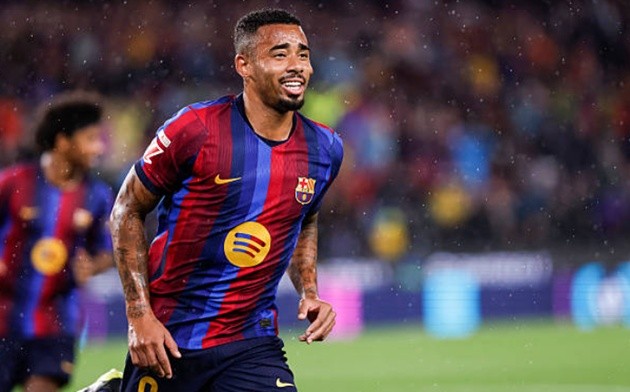 Gabriel Jesus - 7.1: Để lại dấu ấn ngay sau khi vào sân với siêu phẩm dứt điểm một chạm vào góc cao khung thành từ đường dọn cỗ của Yamal.