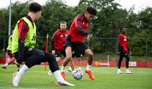 Các sếp lớn Man Utd muốn giữ chân JJ Gabriel. (Ảnh: Ash Donelon/Manchester United via Getty Images)