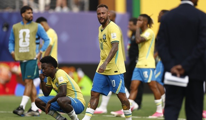 Neymar và Vinicius được nhắc nhở về hành vi quảng cáo cá cược. Ảnh: EPA.