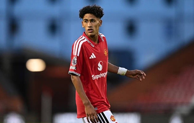Man Utd không muốn Gabriel ra đi. (Ảnh: Manchester United via Getty Images)