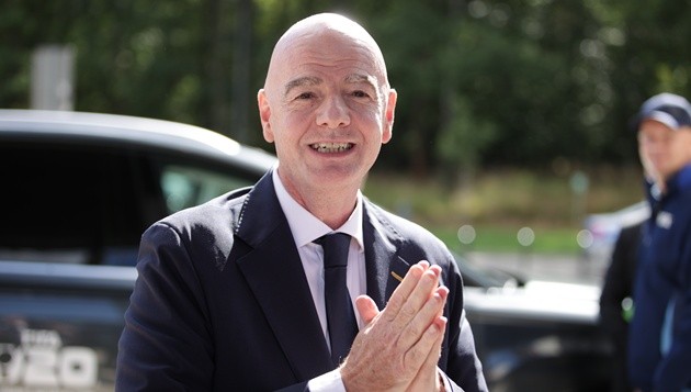 Infantino vừa nhận lá thư từ FA. (Ảnh: EPA Images)
