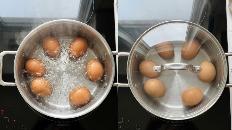 Người xưa luộc trứng thường mở vung nồi để dễ canh lửa, hạn chế tình trạng nứt vỏ. Ngay ngay, nhiều người sẽ chọn cách đậy vung nồi để nước nhanh sôi hơn, trứng nhanh chín hơn, giúp tiết kiệm thời gian và nhiên liệu.
