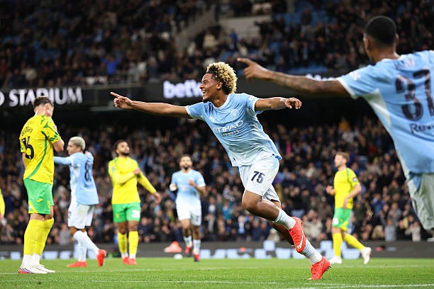Samba có màn ra mắt Man City như mơ. Ảnh của Alex Livesey - Danehouse/Getty Images.