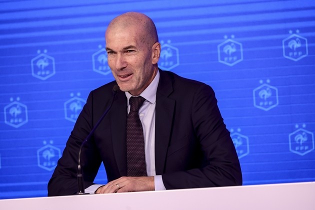 Zinedine Zidane chuẩn bị đưa ra hàng loạt thay đổi ở đội tuyển Pháp. Ảnh: EPA/TERESA SUAREZ